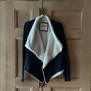 Abercrombie & Fitch Fleece-lined navy open-front cardigan, Size XS